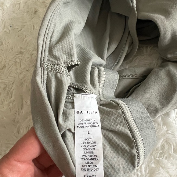 Bundle! Two Athleta Large Sports Bras - Picture 3 of 8